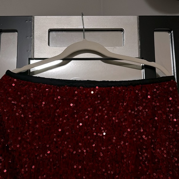 Glittered Red Skirt (XL) with Shorts inside - Picture 4 of 5